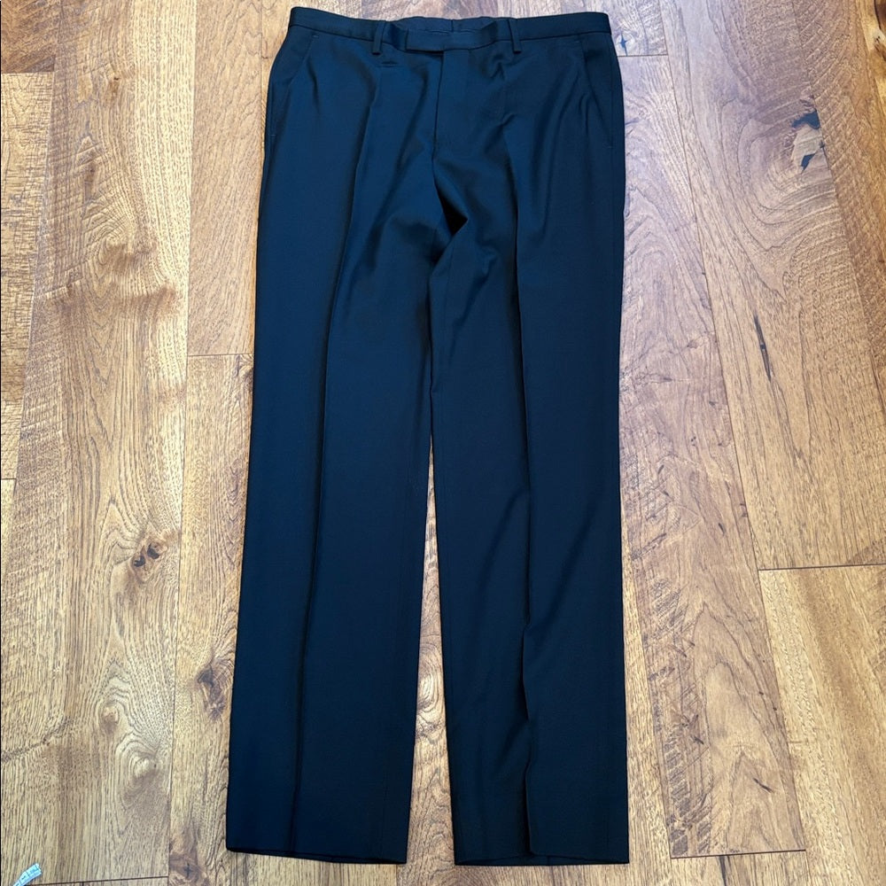 Hugo Boss Men’s Black Super 100 Suit 42L