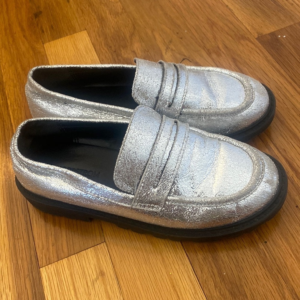 Nordstrom Children’s Silver Sparkly Slip On Shoes Size 2