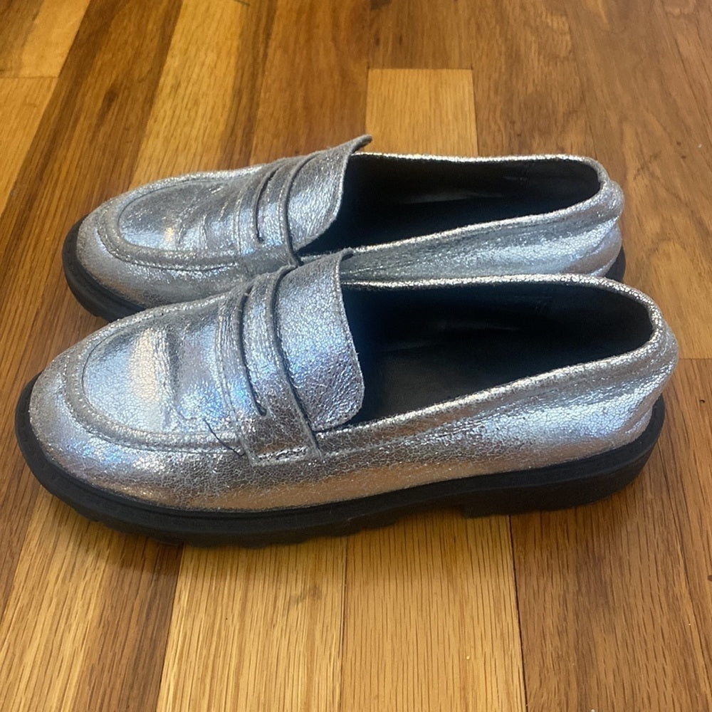 Nordstrom Children’s Silver Sparkly Slip On Shoes Size 2