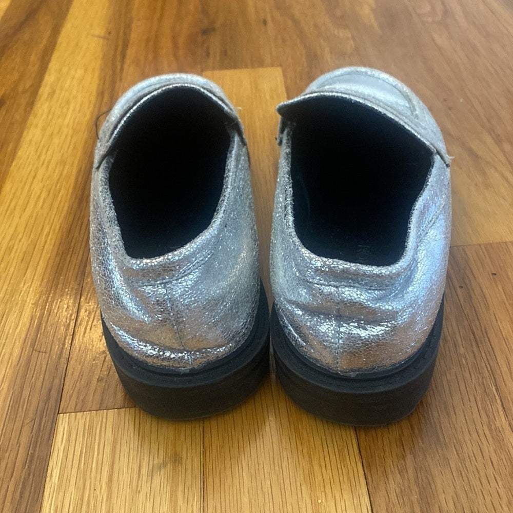 Nordstrom Children’s Silver Sparkly Slip On Shoes Size 2