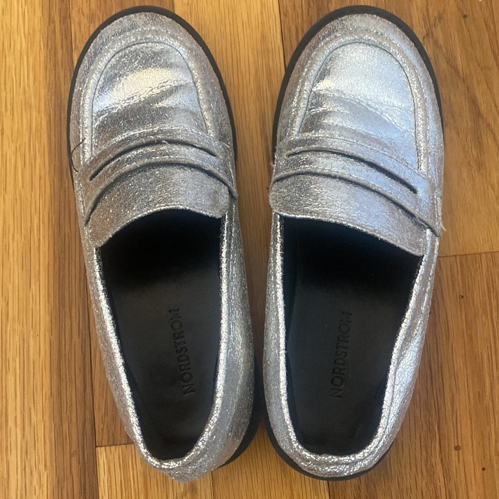 Nordstrom Children’s Silver Sparkly Slip On Shoes Size 2