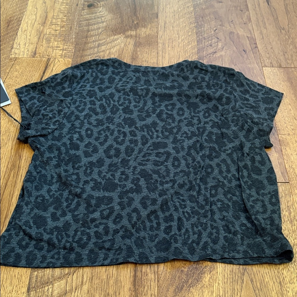 NWT Strut This Woman’s Black Leopard Tee One Size