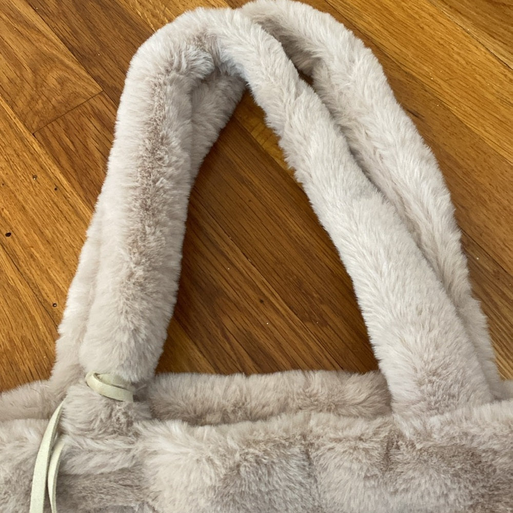 3AM Forever Women’s Cream Fur Tote Bag OS