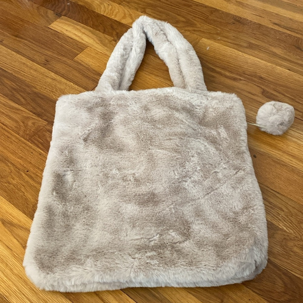 3AM Forever Women’s Cream Fur Tote Bag OS