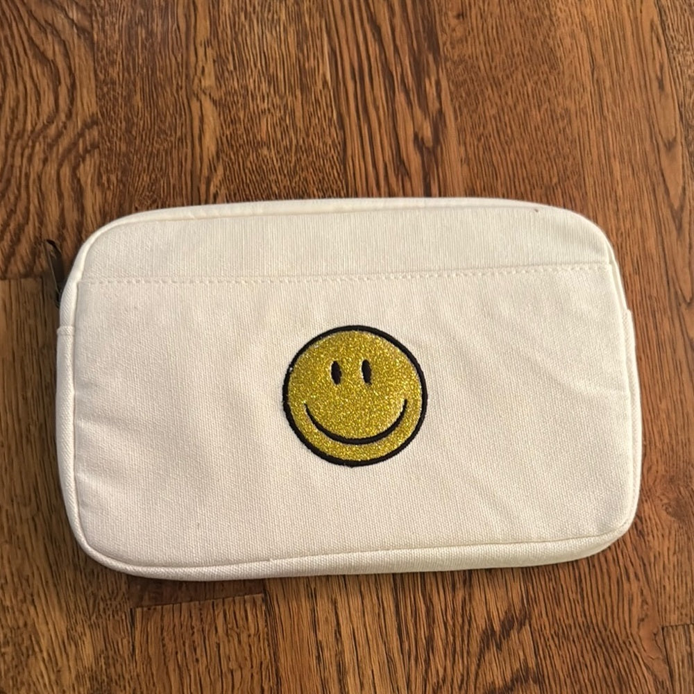 Bag Edge White Canvas Pouch with Pink Smiley Face