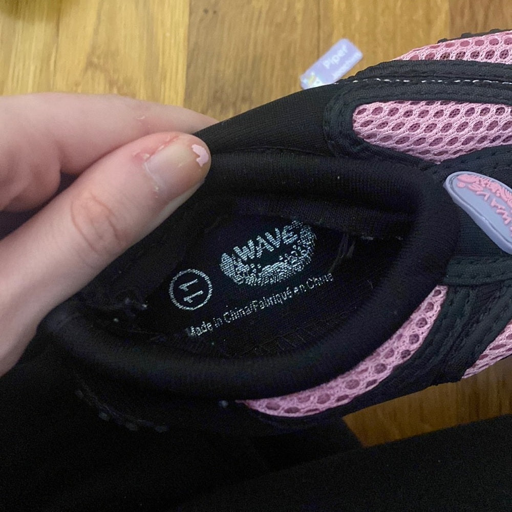 Wave Girl’s Pink And Black Water Shoes Size 11