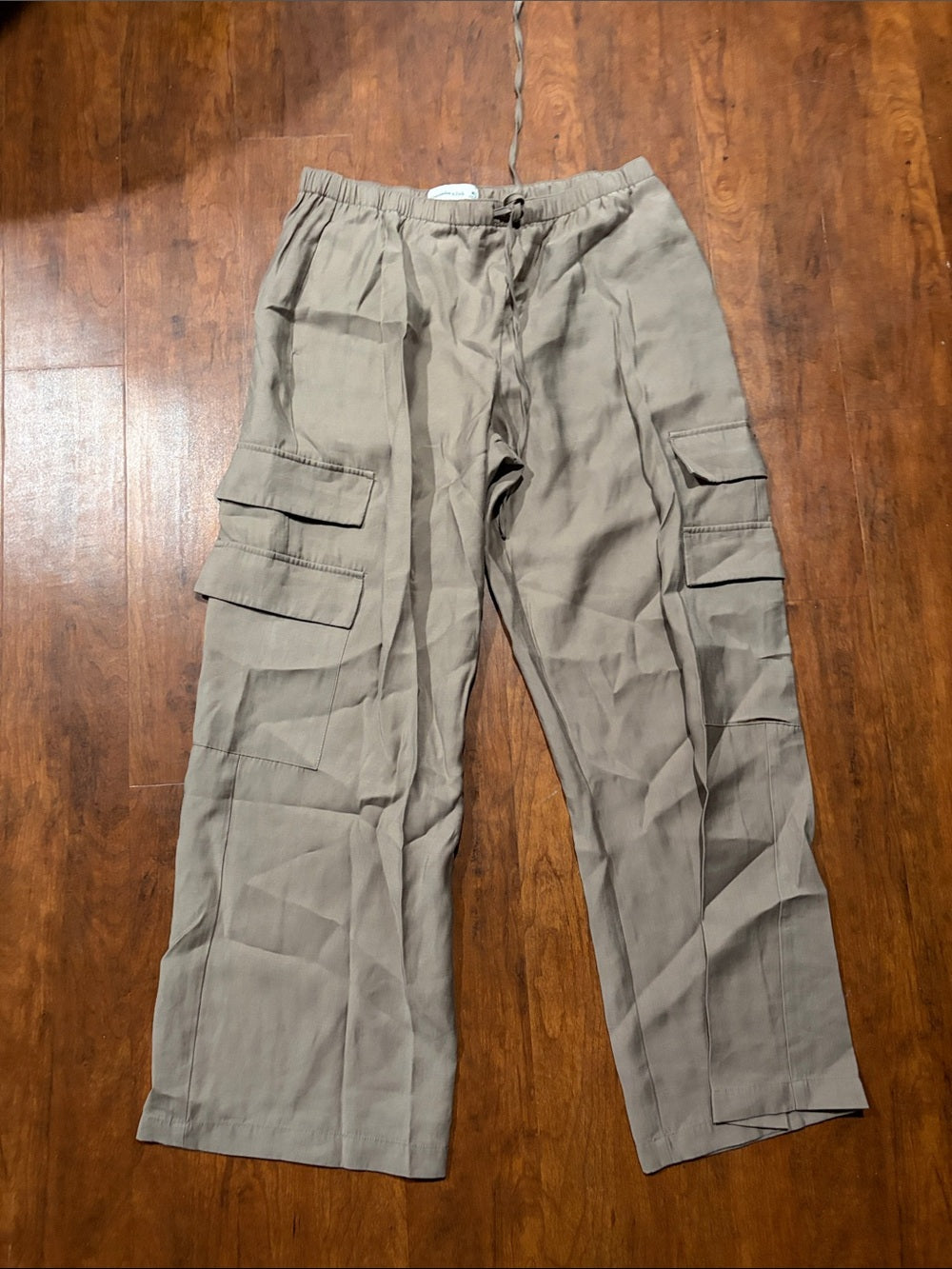 Abercrombie And Fitch Womens Relaxed Cargo Pants in Taupe Size Medium