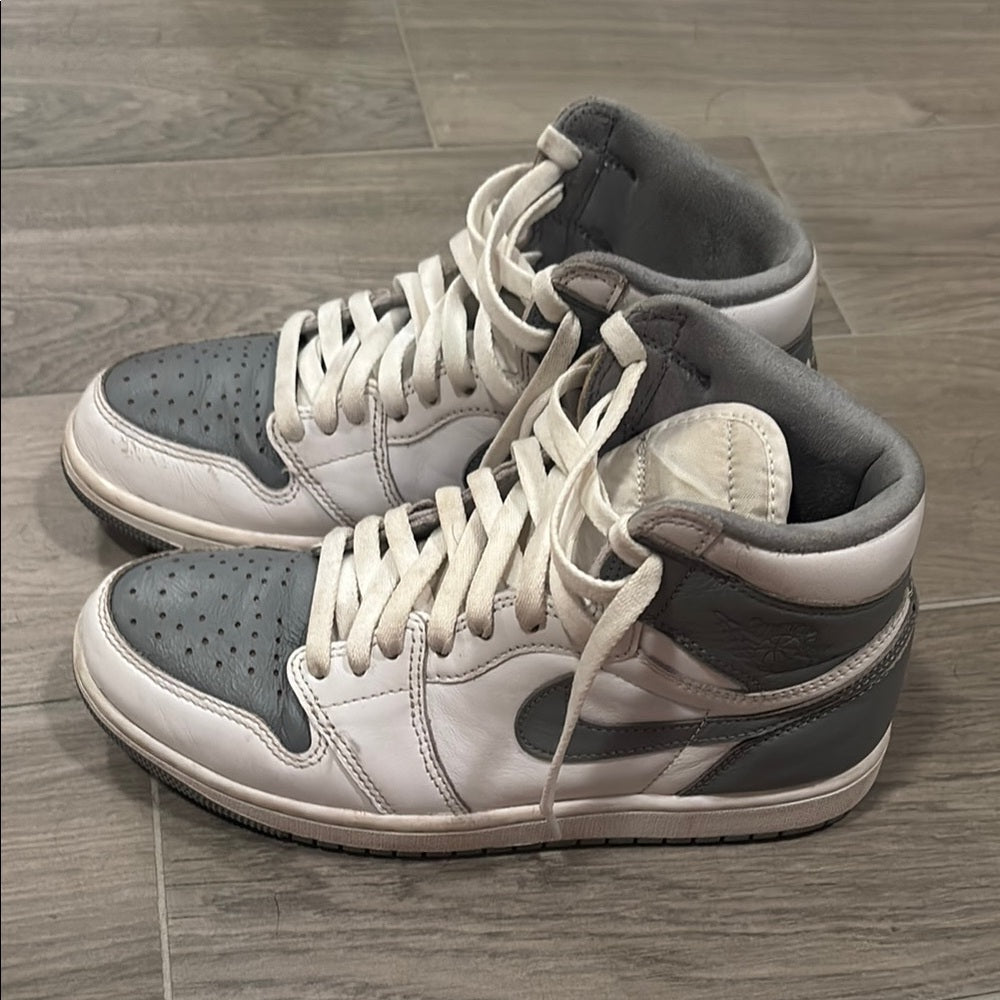 Nike Jordan Men’s Gray and White High-Top Sneakers Size 7