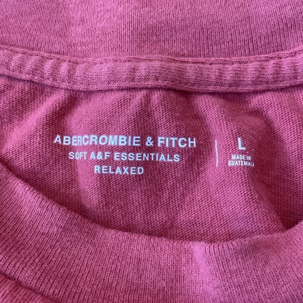 Abercrombie & Fitch Men’s Pink T-Shirt Size L