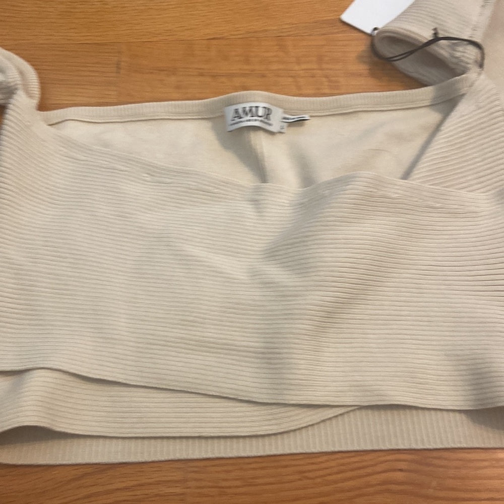 NWT Women’s Amur top.  Cream. Size L