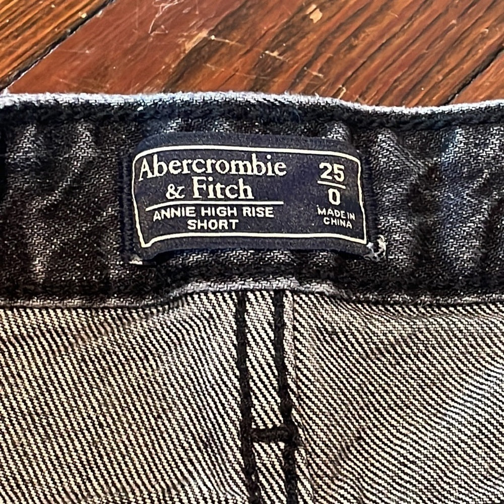 Abercrombie & Fitch Women’s Dark Black Ripped Shorts Size 25