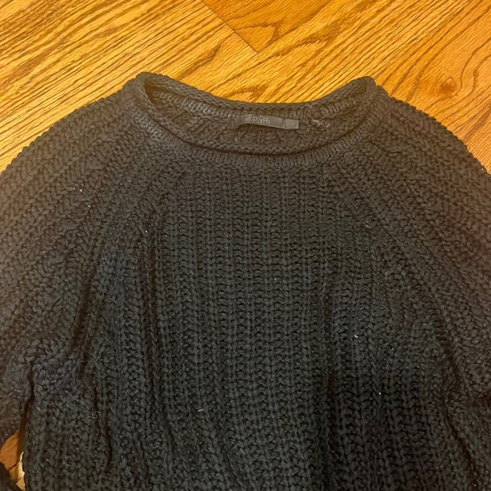 Raffi Woman’s Black Sweater Size XS