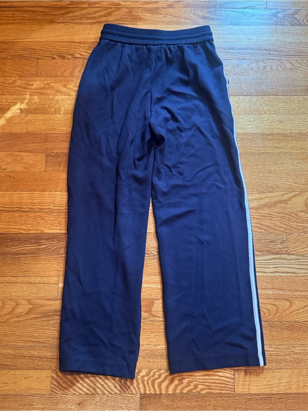 LEBOP Women’s Navy Sweatshirt & Jogger Set with White Trim Size XS