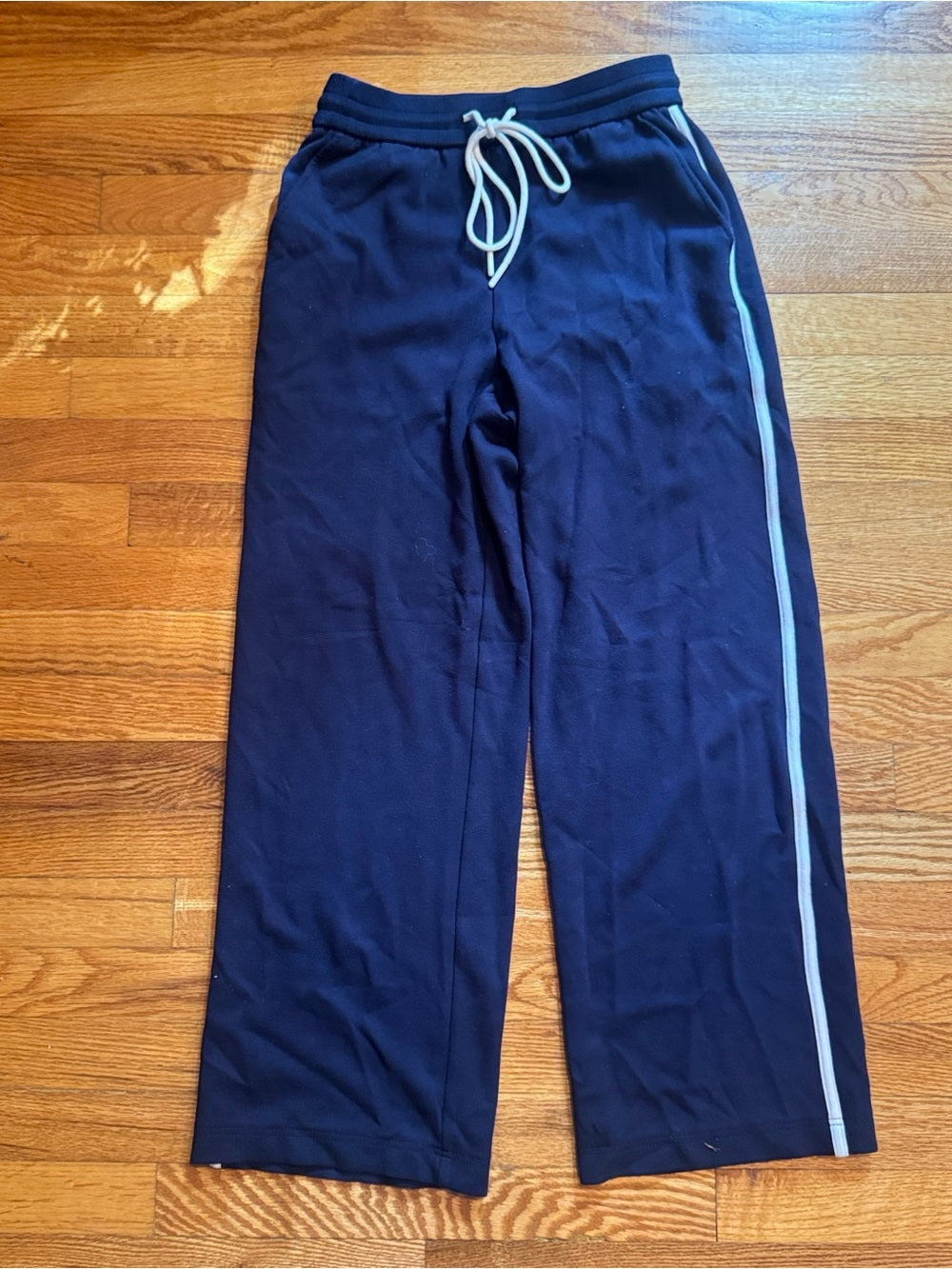 LEBOP Women’s Navy Sweatshirt & Jogger Set with White Trim Size XS