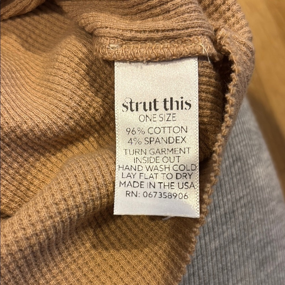 NWT Strut This Women’s Brown Relaxed Cropped Long Sleeve Sweatshirt Size OS