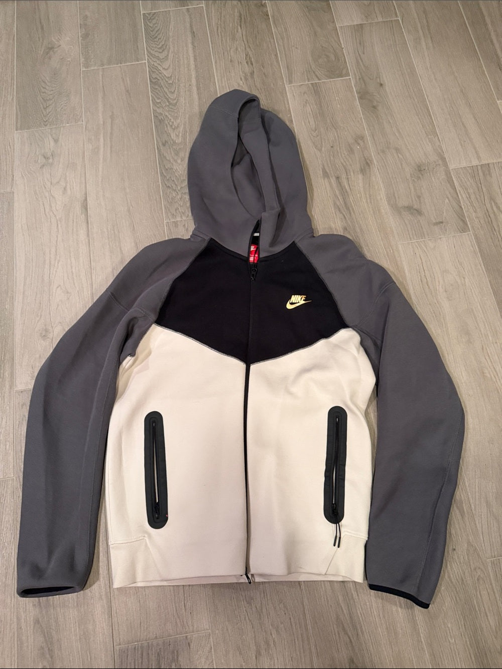 Nike Men’s Gray, Black, and Cream Full-Zip Hooded Jacket Size S
