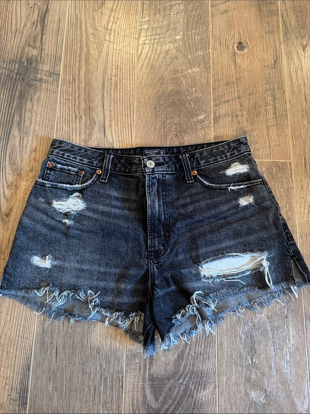 Abercrombie & Fitch Women’s Black Distressed Denim Cutoff Shorts Size 29
