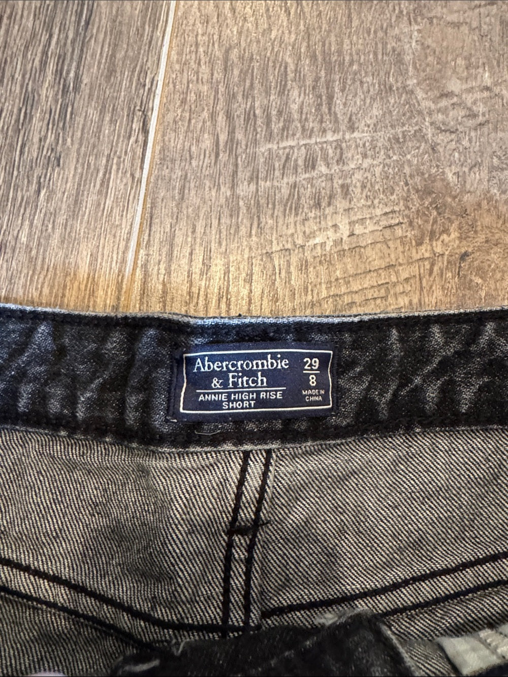 Abercrombie & Fitch Women’s Black Distressed Denim Cutoff Shorts Size 29