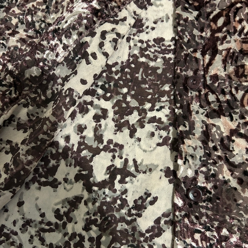NWT Hinge Women’s Abstract Patterned Button-Up Blouse Size M