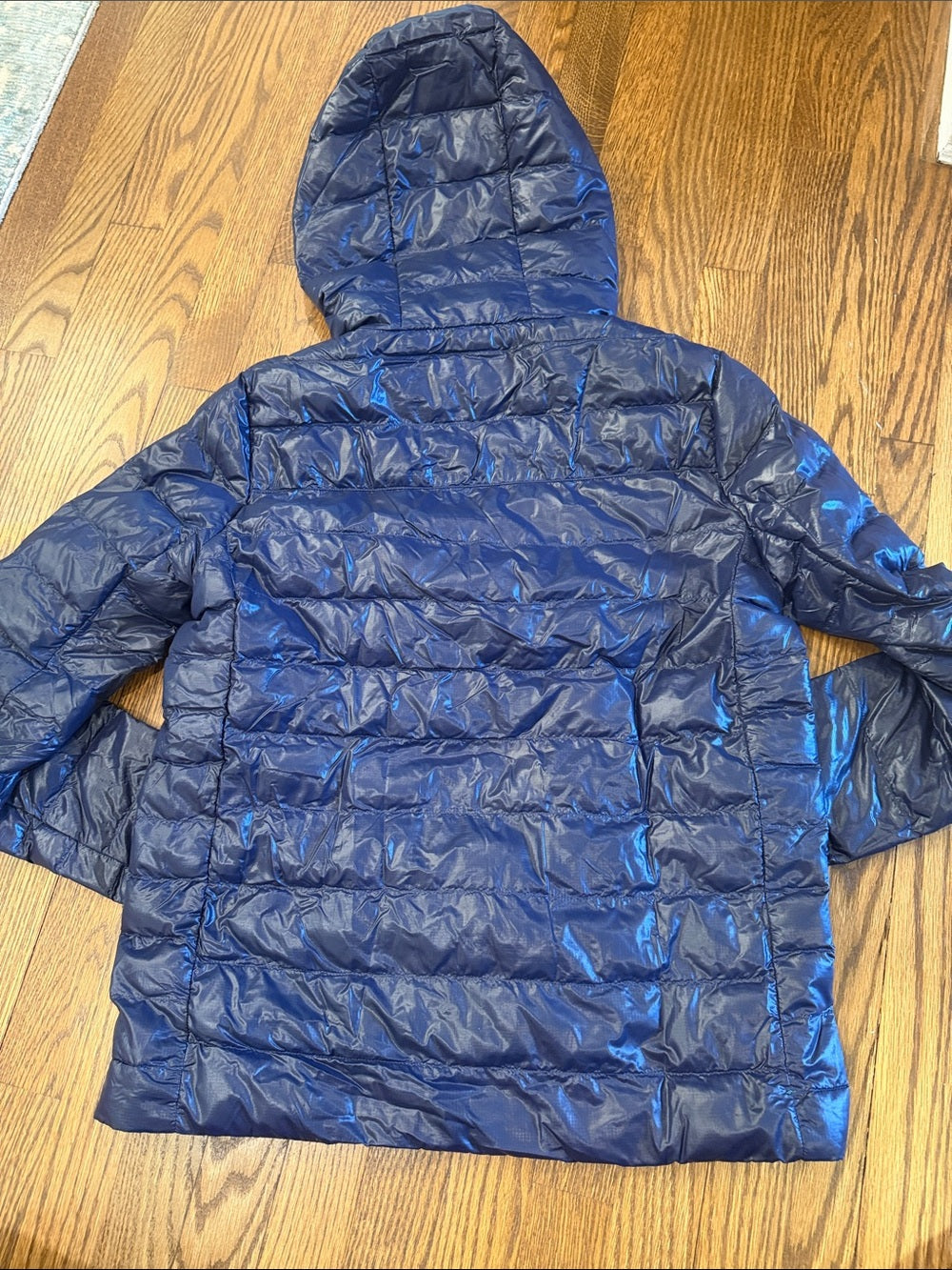 Vineyard Vines Kids Navy Puffer Jacket with Teal Lining Size Medium