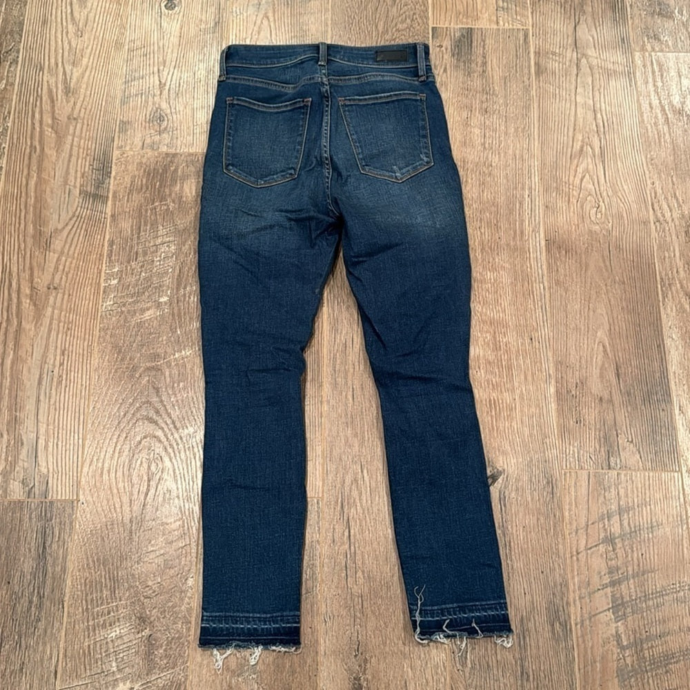 Abercrombie & Fitch Woman’s The Super Skinny Ankle High Rise Blue Jean’s Size 25