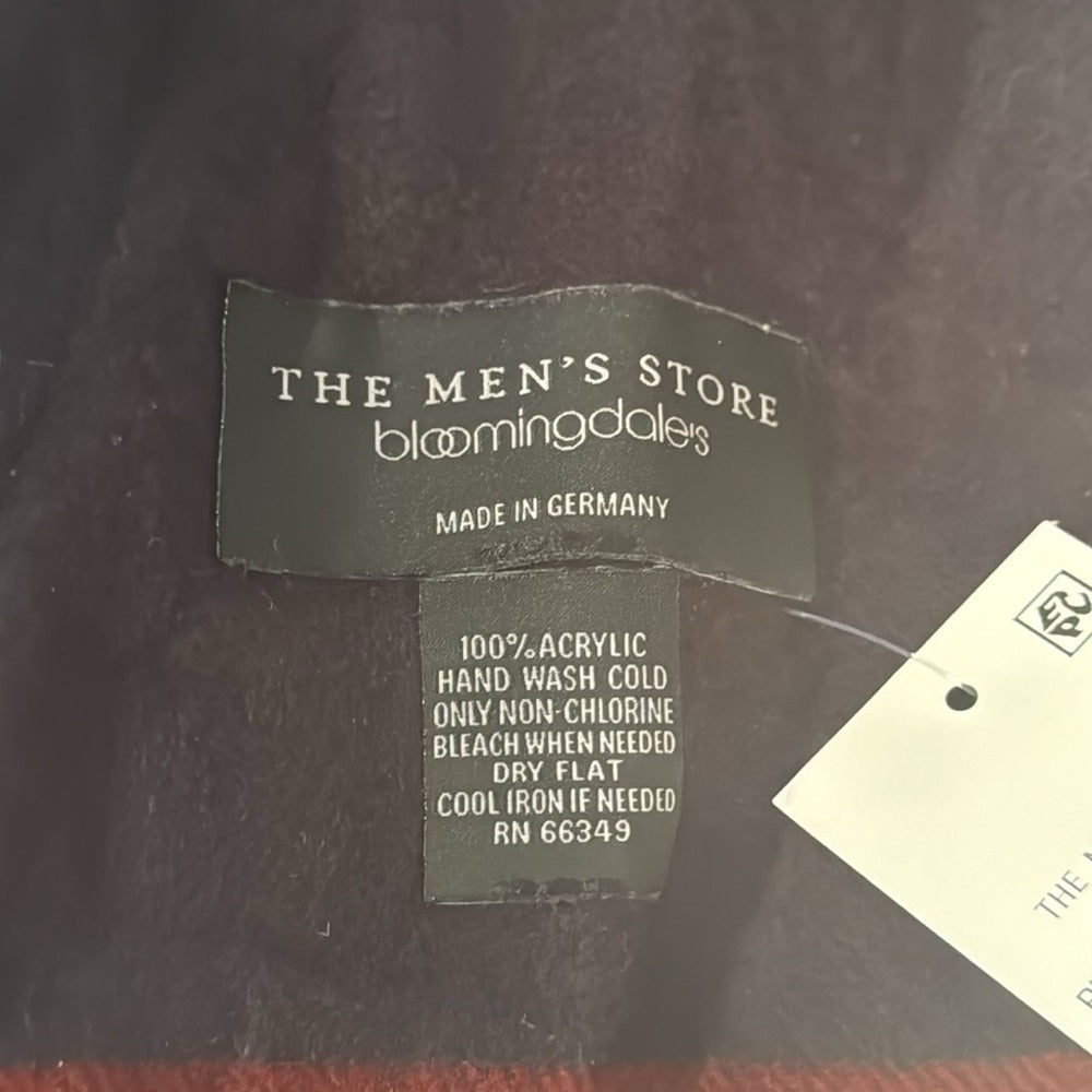 NWT The Men’s Store Bloomingdale’s Navy Scarf One Size