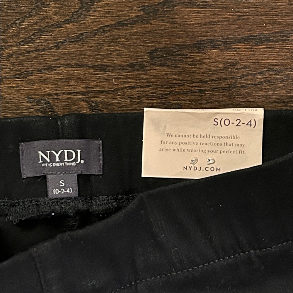 NWT NYDJ Women’s Classic Black Skinny Jeans Size Small