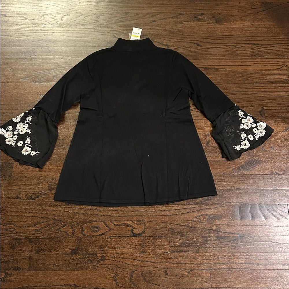 NWT Alfani Women’s Black Mock Neck Top with Floral Bell Sleeves Size Medium
