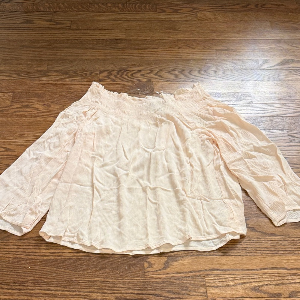 NWT Women’s Sanctuary Cream Off-Shoulder Top Size Medium