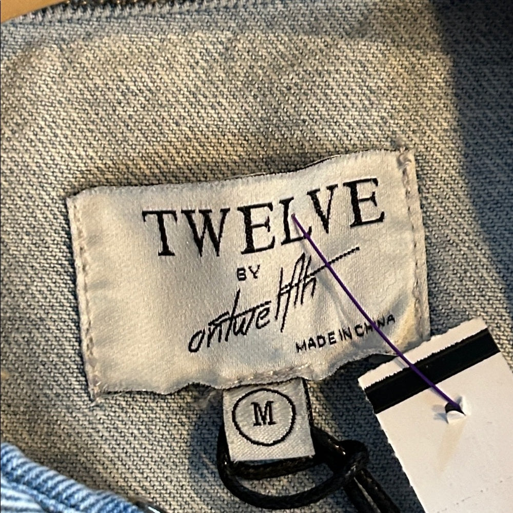 NWT Twelve by Ontwelfth Women’s Light Blue Denim Jacket with Jewels Size Medium