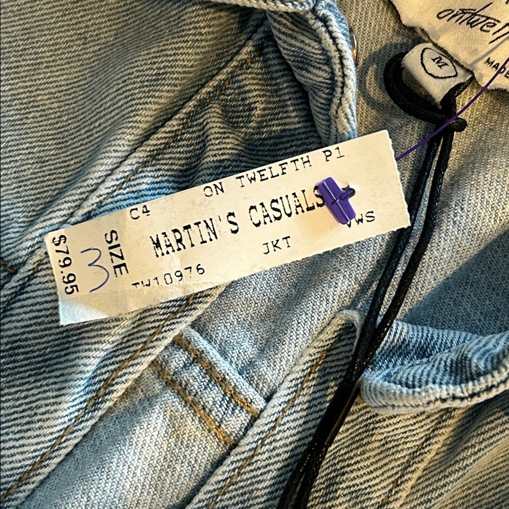 NWT Twelve by Ontwelfth Women’s Light Blue Denim Jacket with Jewels Size Medium