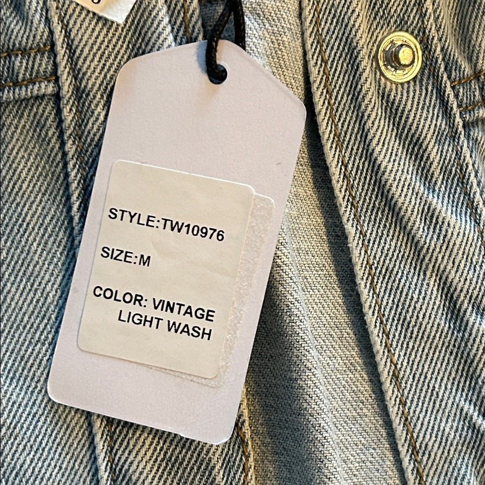 NWT Twelve by Ontwelfth Women’s Light Blue Denim Jacket with Jewels Size Medium