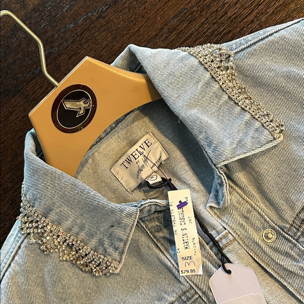 NWT Twelve by Ontwelfth Women’s Light Blue Denim Jacket with Jewels Size Medium