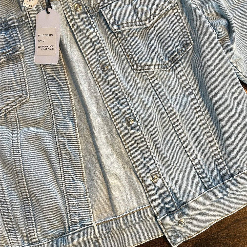 NWT Twelve by Ontwelfth Women’s Light Blue Denim Jacket with Jewels Size Medium