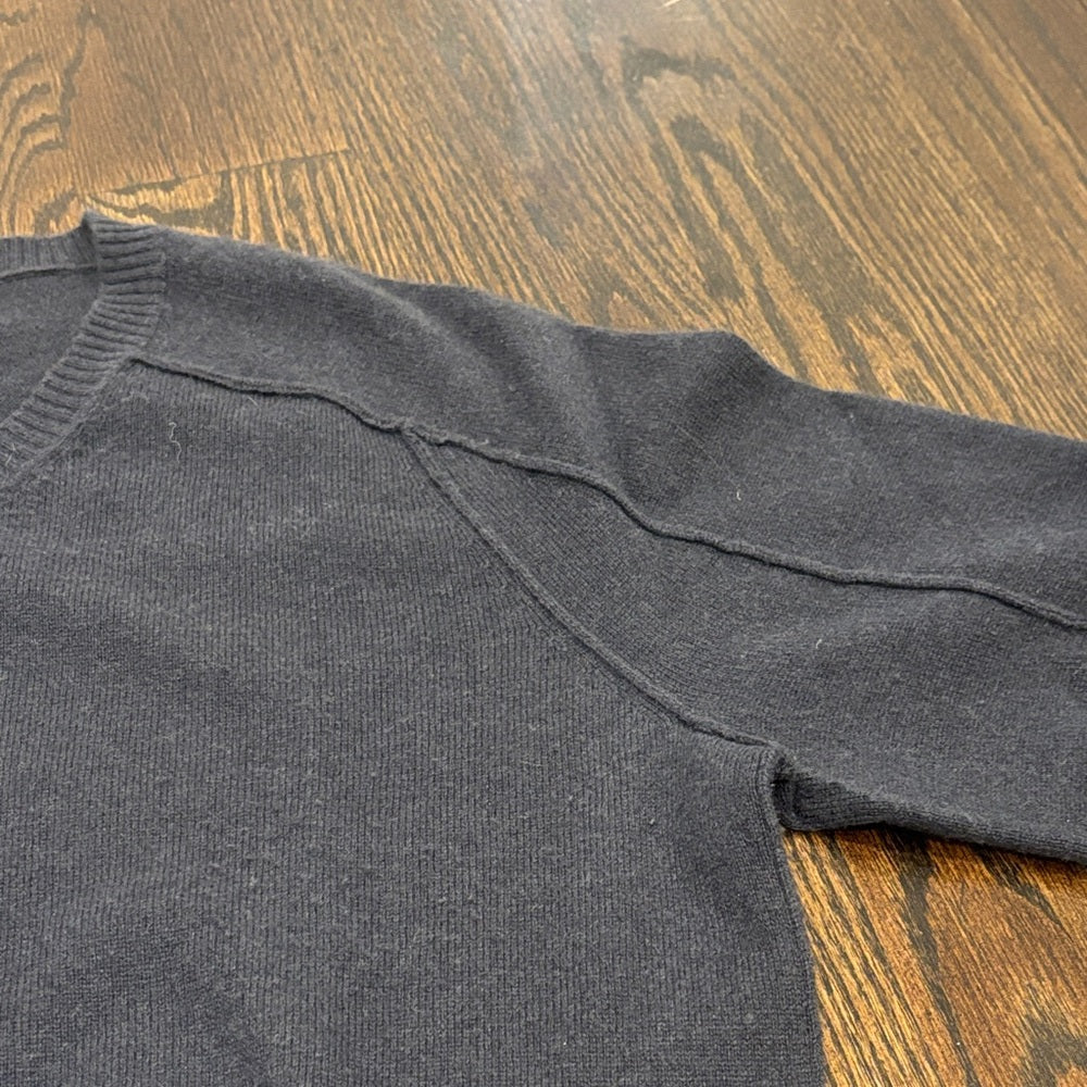 Christopher Fischer Men’s V-Neck Cashmere Sweater in Deep Blue Size Medium