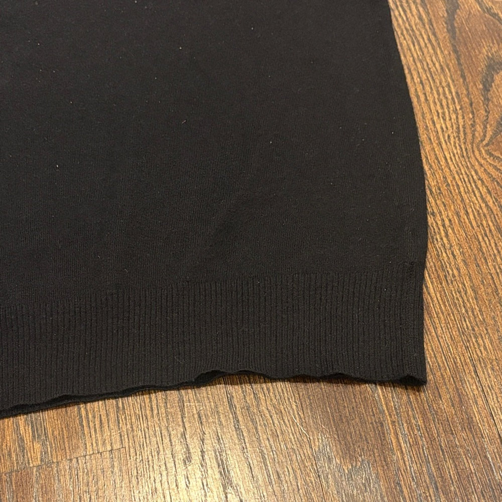 Christopher Fischer Men’s Elegant Black V-Neck Sweater Size Medium