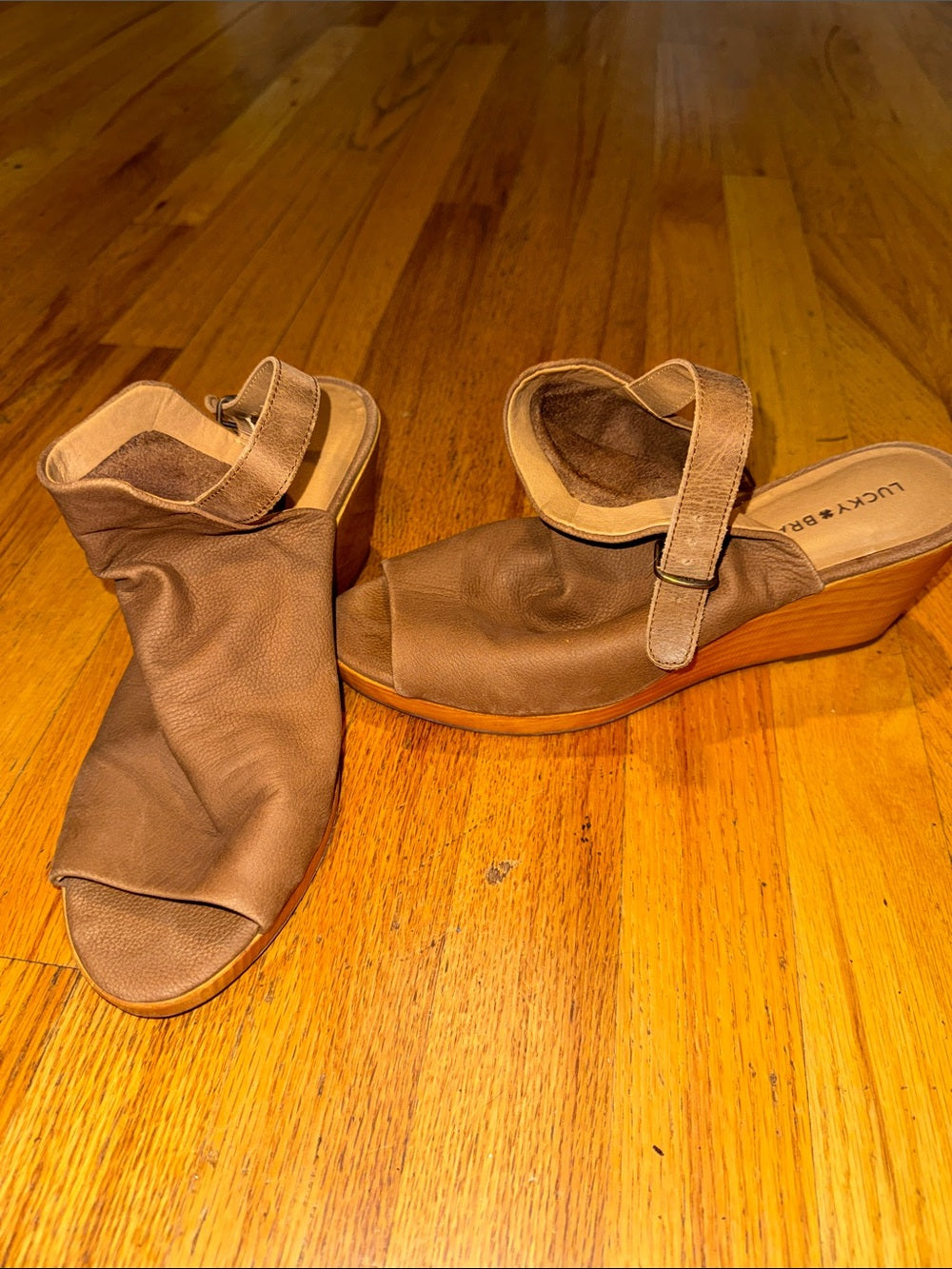 Lucky Brand Taupe Leather Open-Toe Wedge Sandals Women’s 10