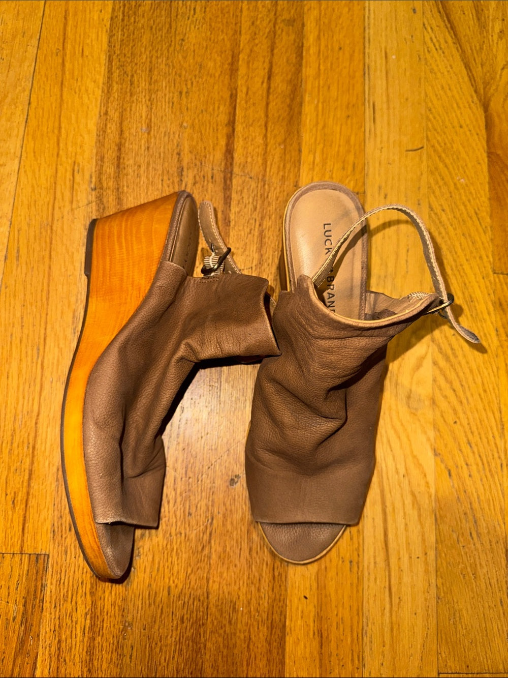 Lucky Brand Taupe Leather Open-Toe Wedge Sandals Women’s 10