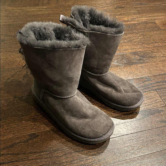 UGG Kids Gray Fur-Lined Winter Boots With Bows Size 3
