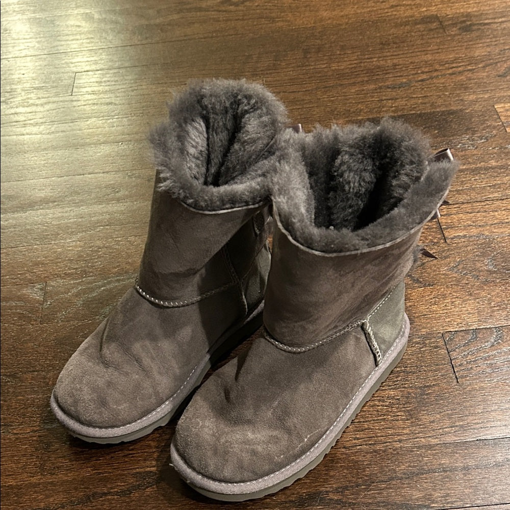 UGG Kids Gray Fur-Lined Winter Boots With Bows Size 3