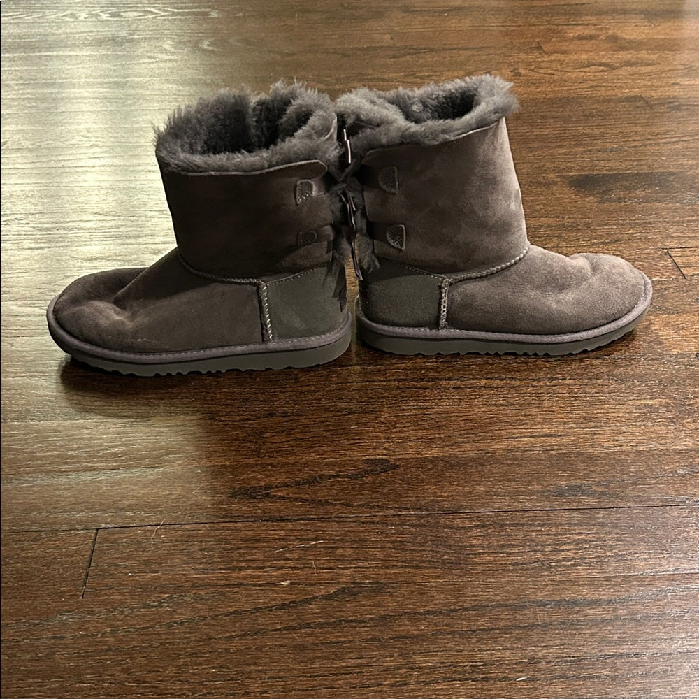 UGG Kids Gray Fur-Lined Winter Boots With Bows Size 3