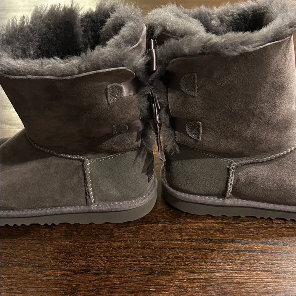 UGG Kids Gray Fur-Lined Winter Boots With Bows Size 3