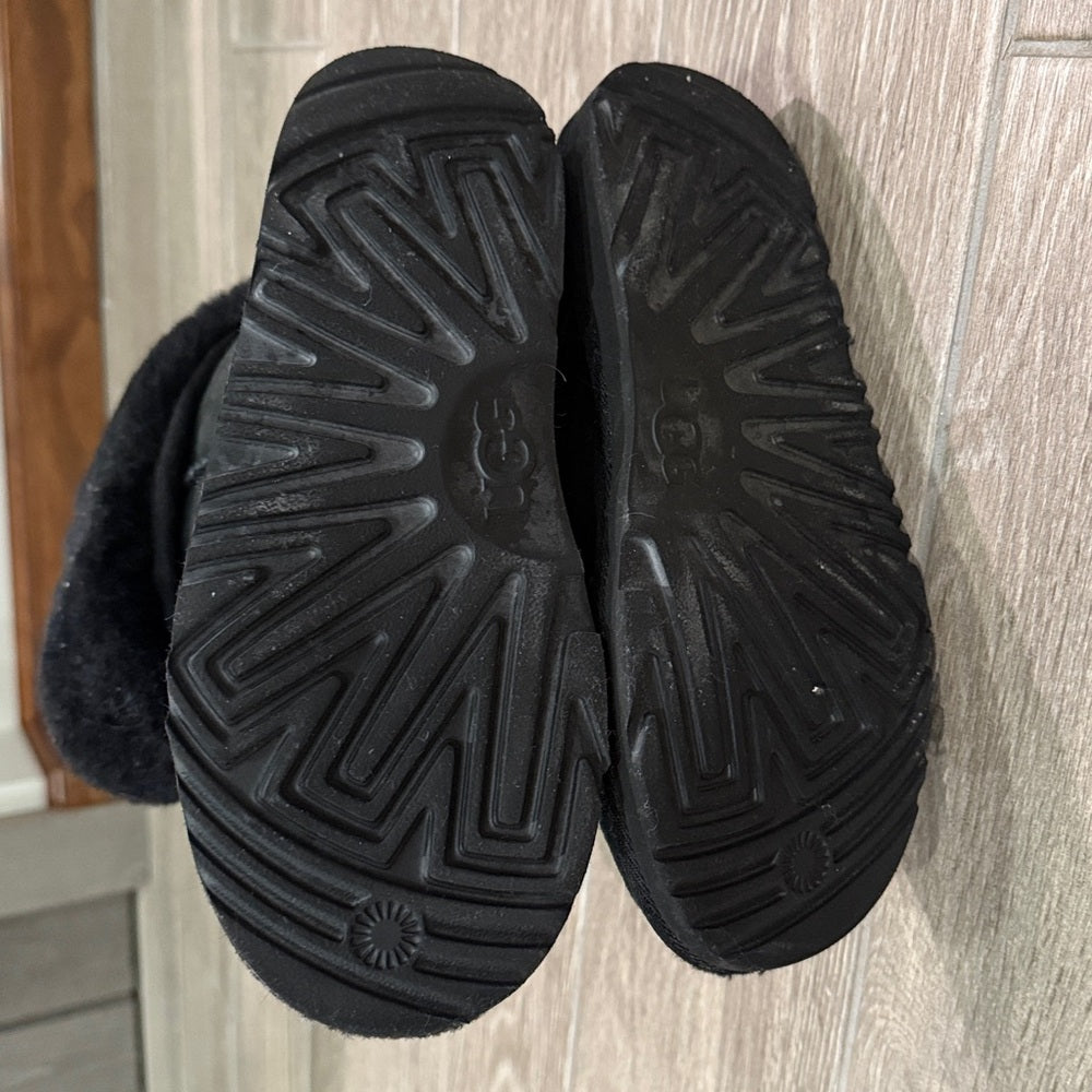 UGG Kids Black Fur-Lined Boots Size 4