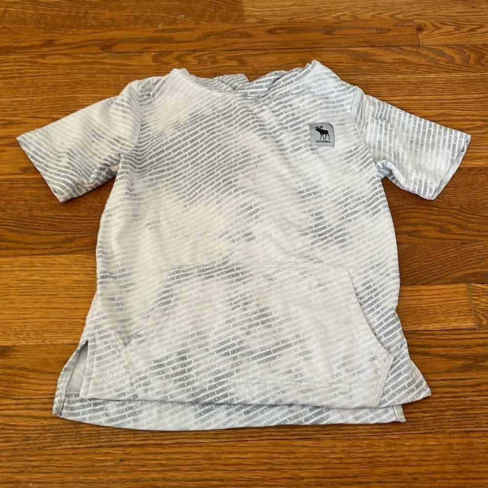 Abercrombie Boy’s Grey Hooded T-Shirt Size 5/6