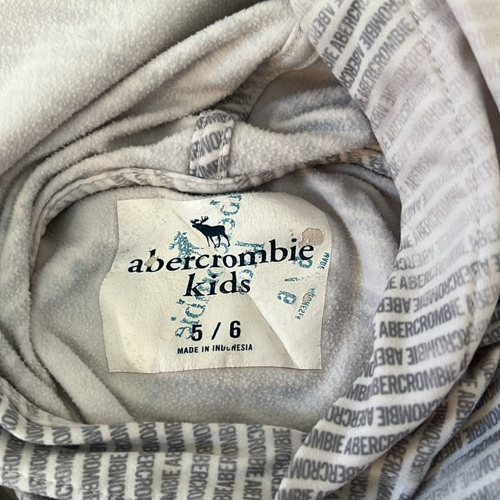 Abercrombie Boy’s Grey Hooded T-Shirt Size 5/6