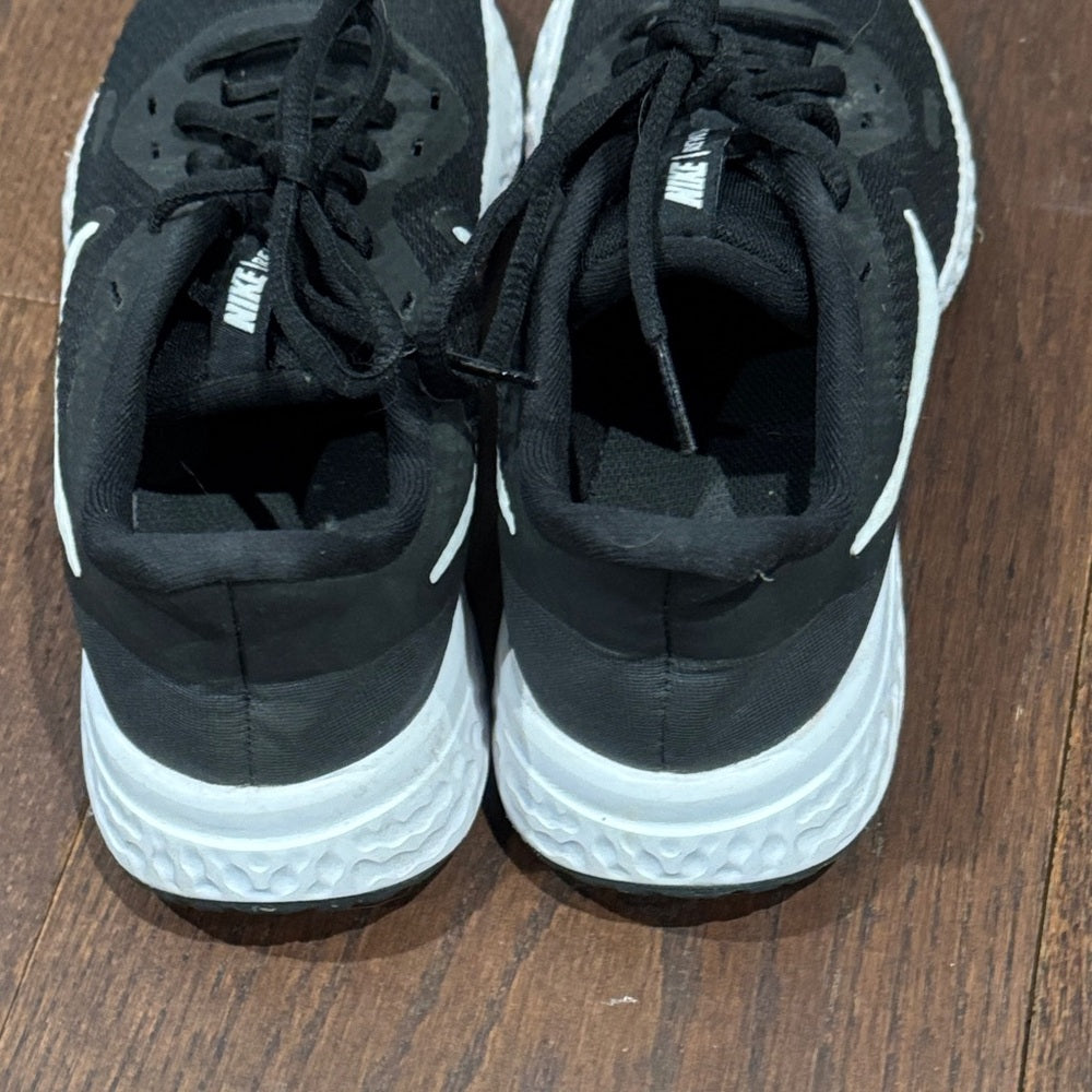 Nike Black Revolution Kids Mesh Sneakers Size 5.5