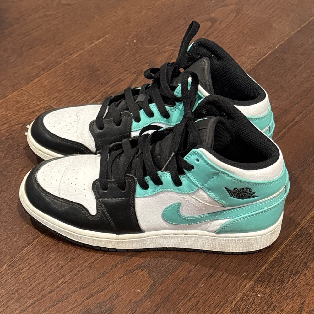 Air Jordan 1 Mid Kids Teal and Black Sneakers Size 6