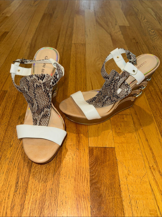Gianni Bini White and Snakeskin Wedge Sandals Women’s 9