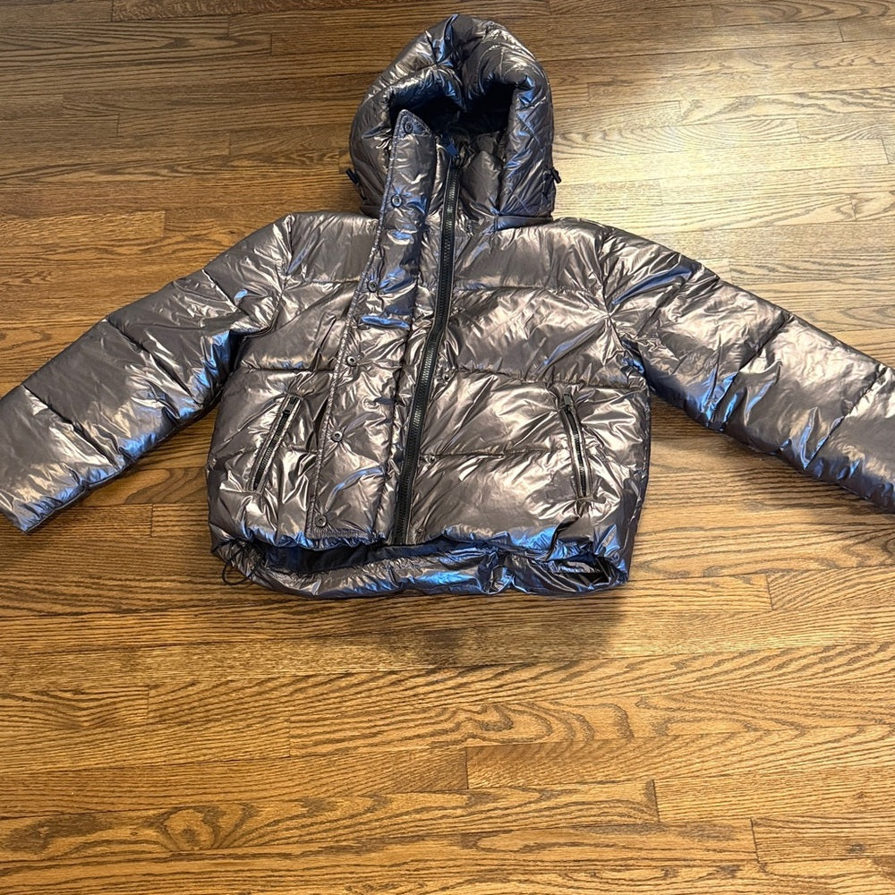 GAP Women’s Shiny Silver Puffer Jacket Size Small
