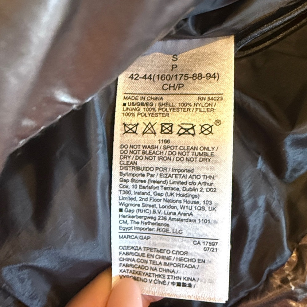 GAP Women’s Shiny Silver Puffer Jacket Size Small